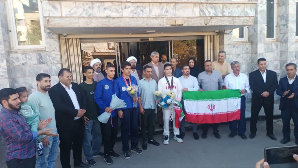 مدیر ستاد اقامه نماز زنجان با فرماندار خرمدره