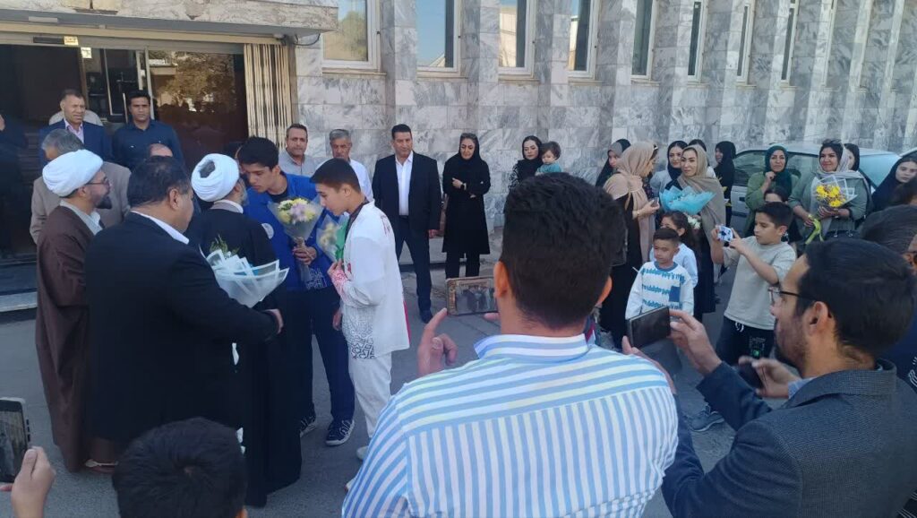 مدیر ستاد اقامه نماز زنجان با فرماندار خرمدره