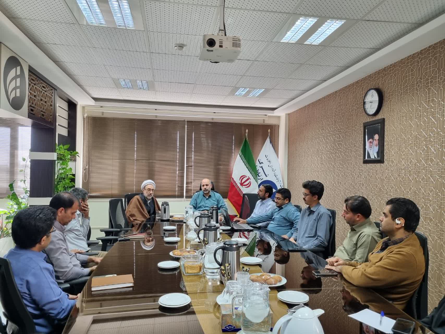 نشست فرهنگی با محوریت ترویج فرهنگ اقامه نمازدر مدیریت ارتباطات زیر ساخت استان کرمان