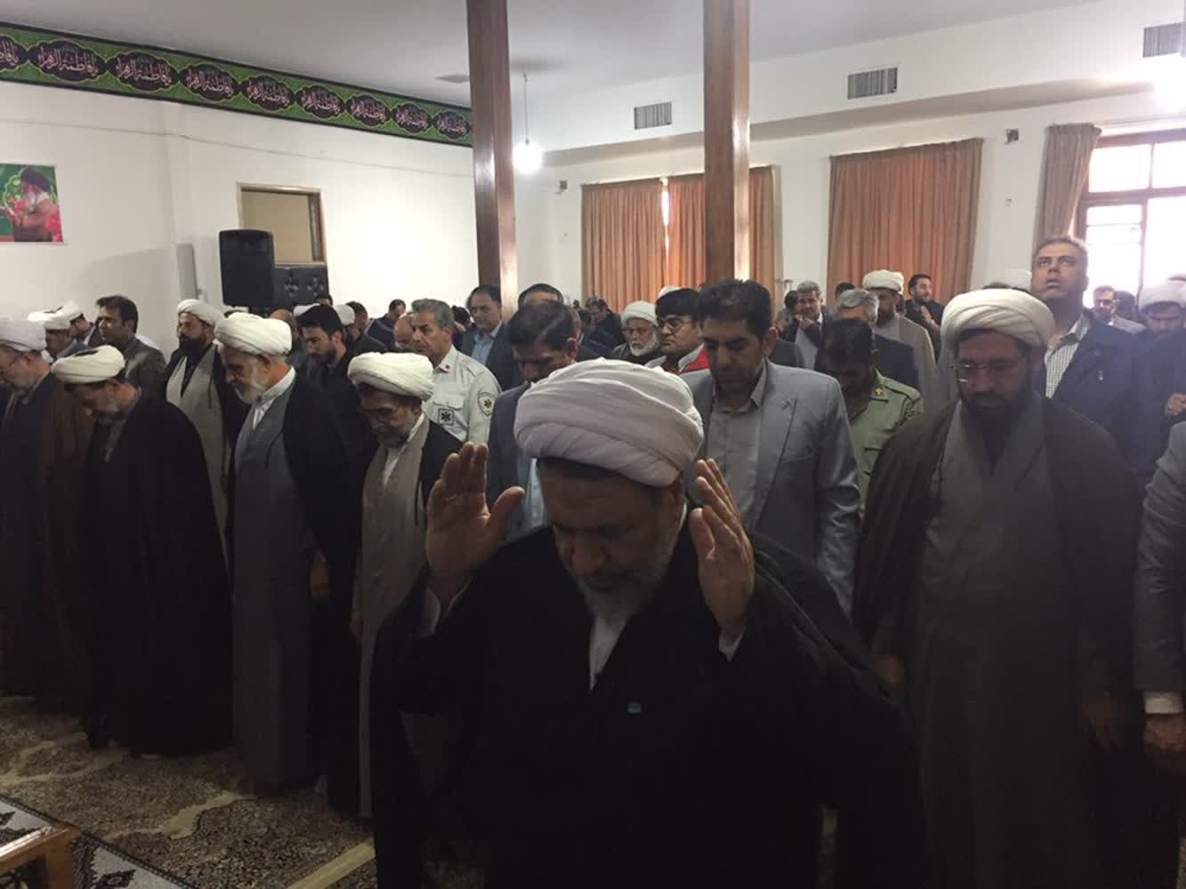 اقامه نماز وحدت بخش ادارات استان کرمان در اداره کل تبلیغات اسلامی استان