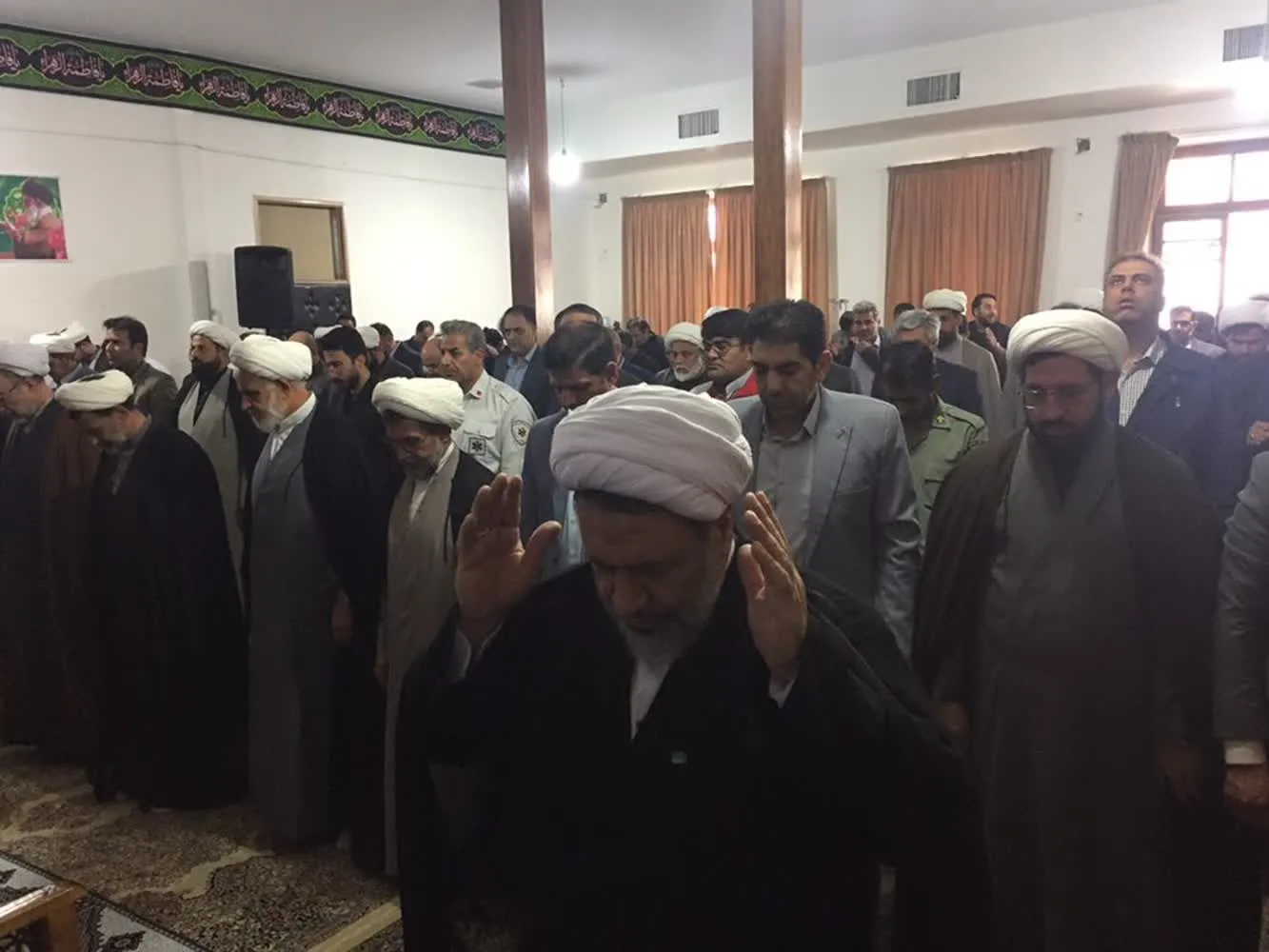 اقامه نماز وحدت بخش ادارات استان کرمان در اداره کل تبلیغات اسلامی استان