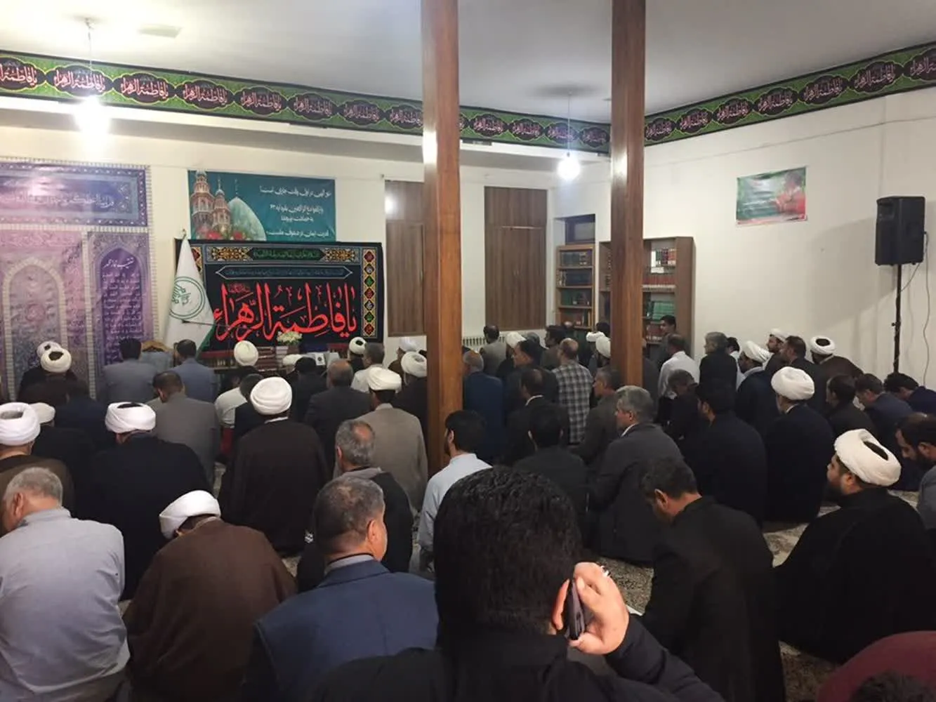 اقامه نماز وحدت بخش ادارات استان کرمان در اداره کل تبلیغات اسلامی استان