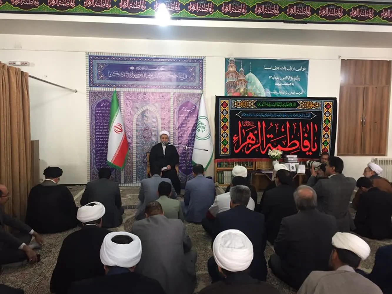 اقامه نماز وحدت بخش ادارات استان کرمان در اداره کل تبلیغات اسلامی استان