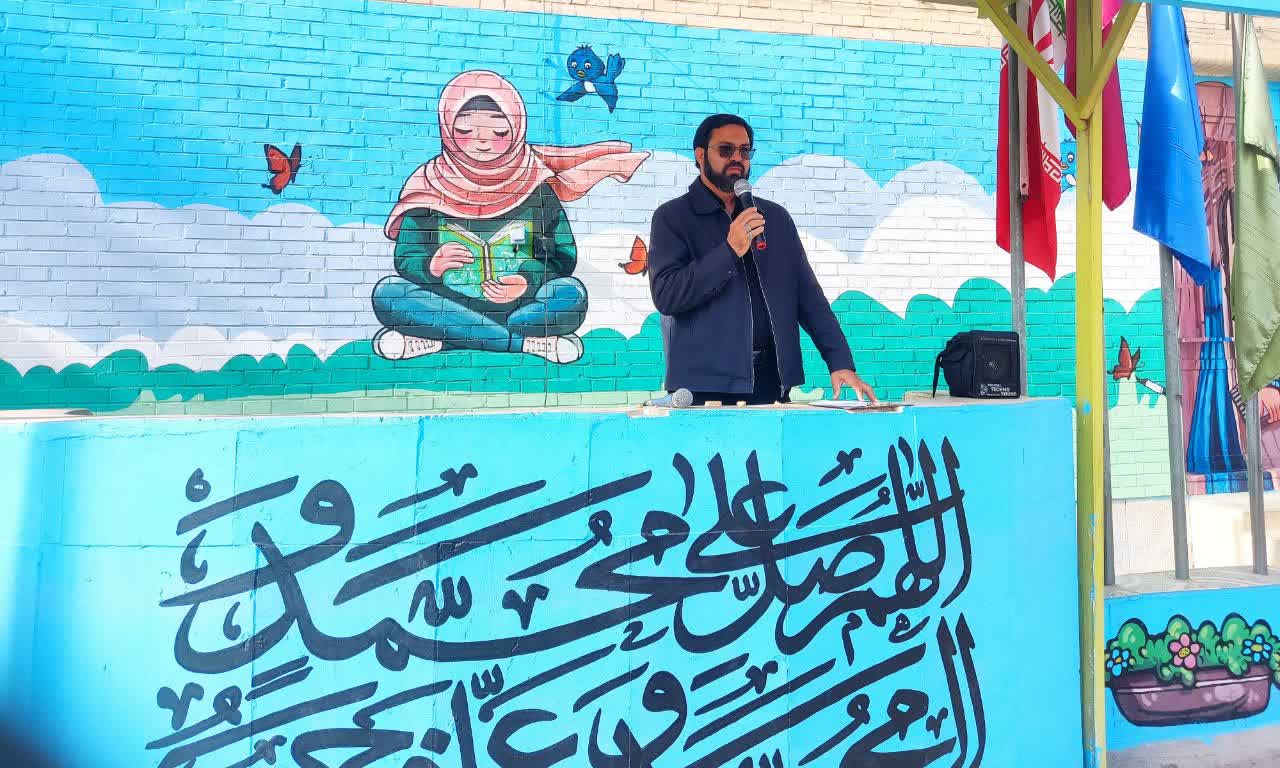 اقامه نماز باران در یکی از مدارس کرمان