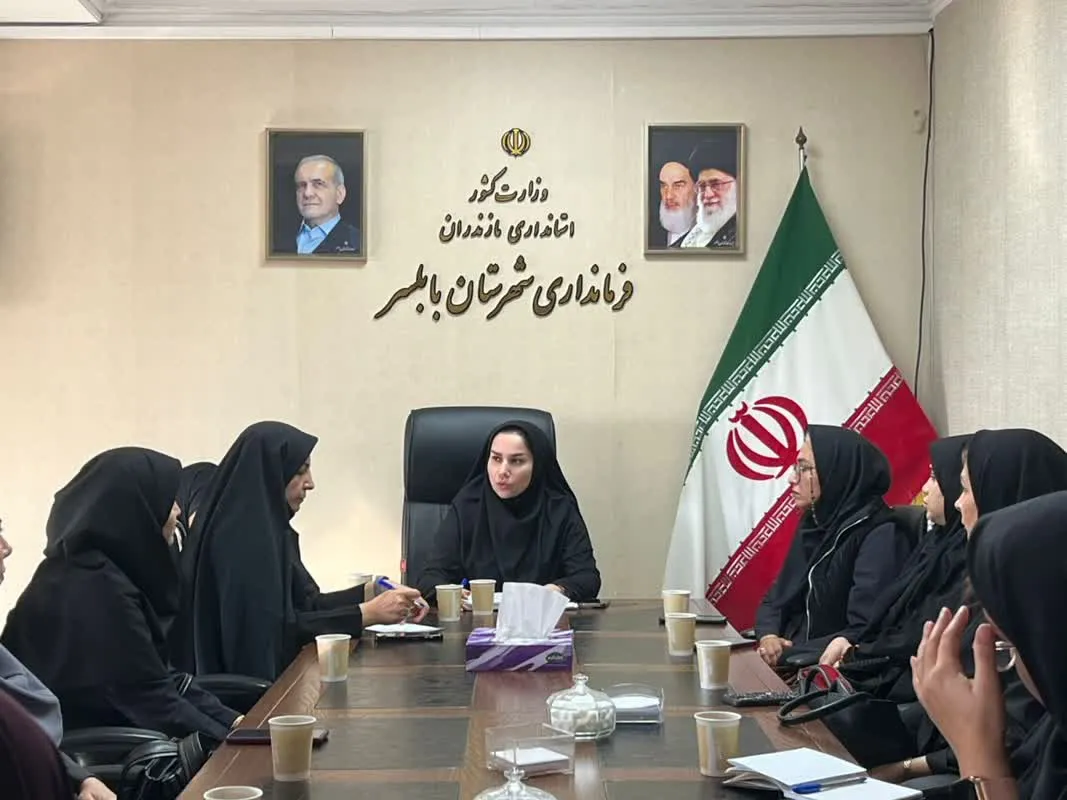 نشست مشاور امور بانوان ستاد اقامه نماز مازندران با بانوان فعال شهرستان بابلسر برگزار شد