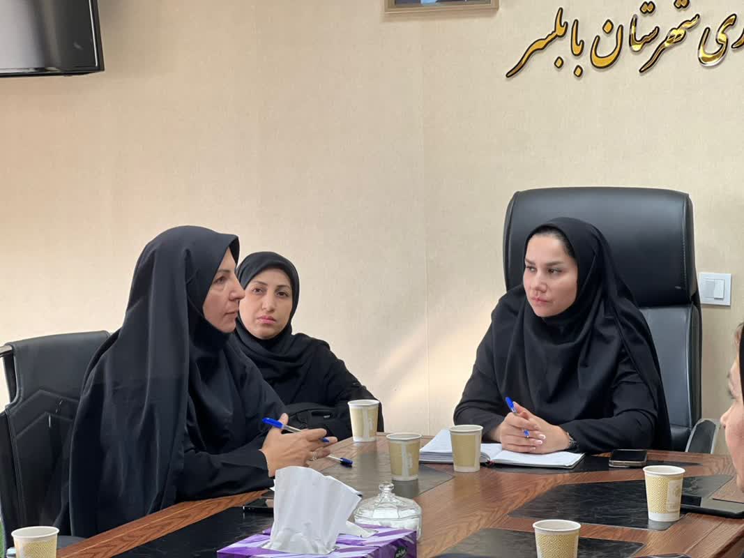 نشست مشاور امور بانوان ستاد اقامه نماز مازندران با بانوان فعال شهرستان بابلسر برگزار شد
