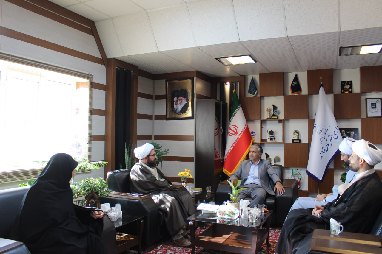 مدیر ستاد اقامه نماز استان مرکزی با فرماندار شازند دیدار کرد