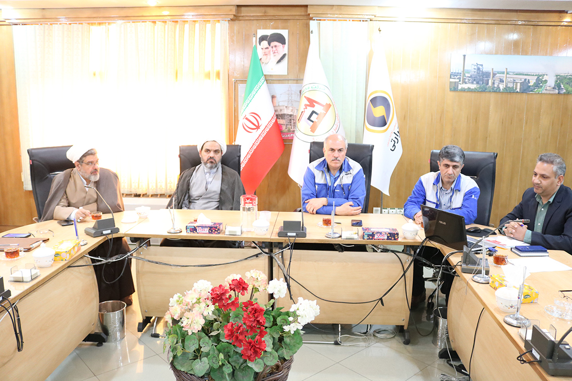 جلسه شورای اقامه نماز شرکت مدیریت تولید برق اصفهان