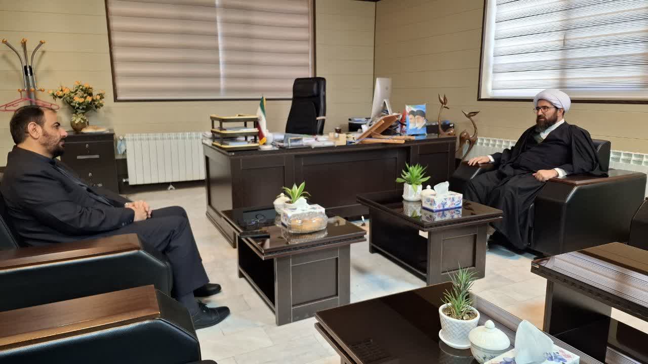 مدیر ستاد اقامه نماز با مدیر کل دیوان محاسبات استان مرکزی دیدار کرد