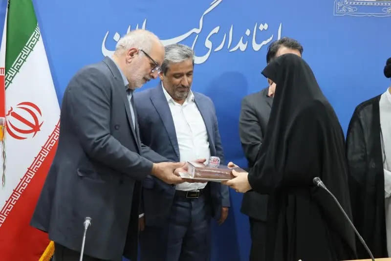 تجلیل از عوامل اجرایی اجلاس نماز