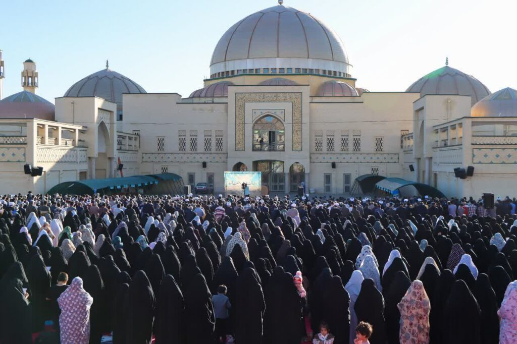گزارش تصویری اقامه نماز طلب باران در زنجان