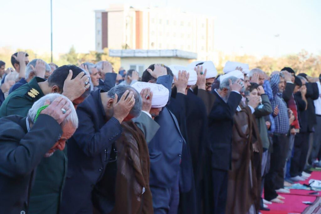 گزارش تصویری اقامه نماز طلب باران در زنجان
