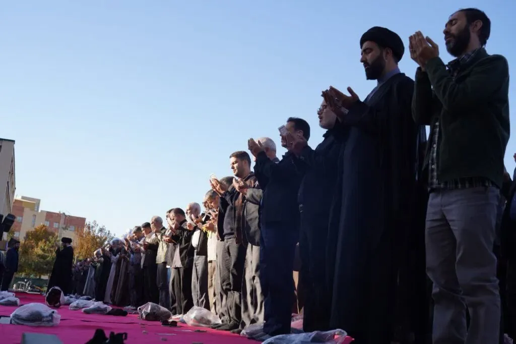 گزارش تصویری اقامه نماز طلب باران در زنجان