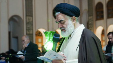 مراسم معنوی نماز باران در گلستان شهدای اصفهان