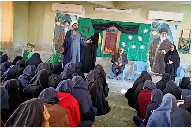 نشست تخصصی نماز در دبیرستان دخترانه حضرت معصومه(س) شهرستان طبس برگزار شد