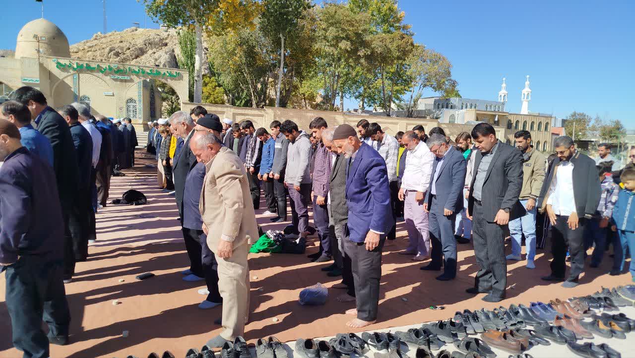 نماز طلب باران در شهرستان خدابنده برگزار شد