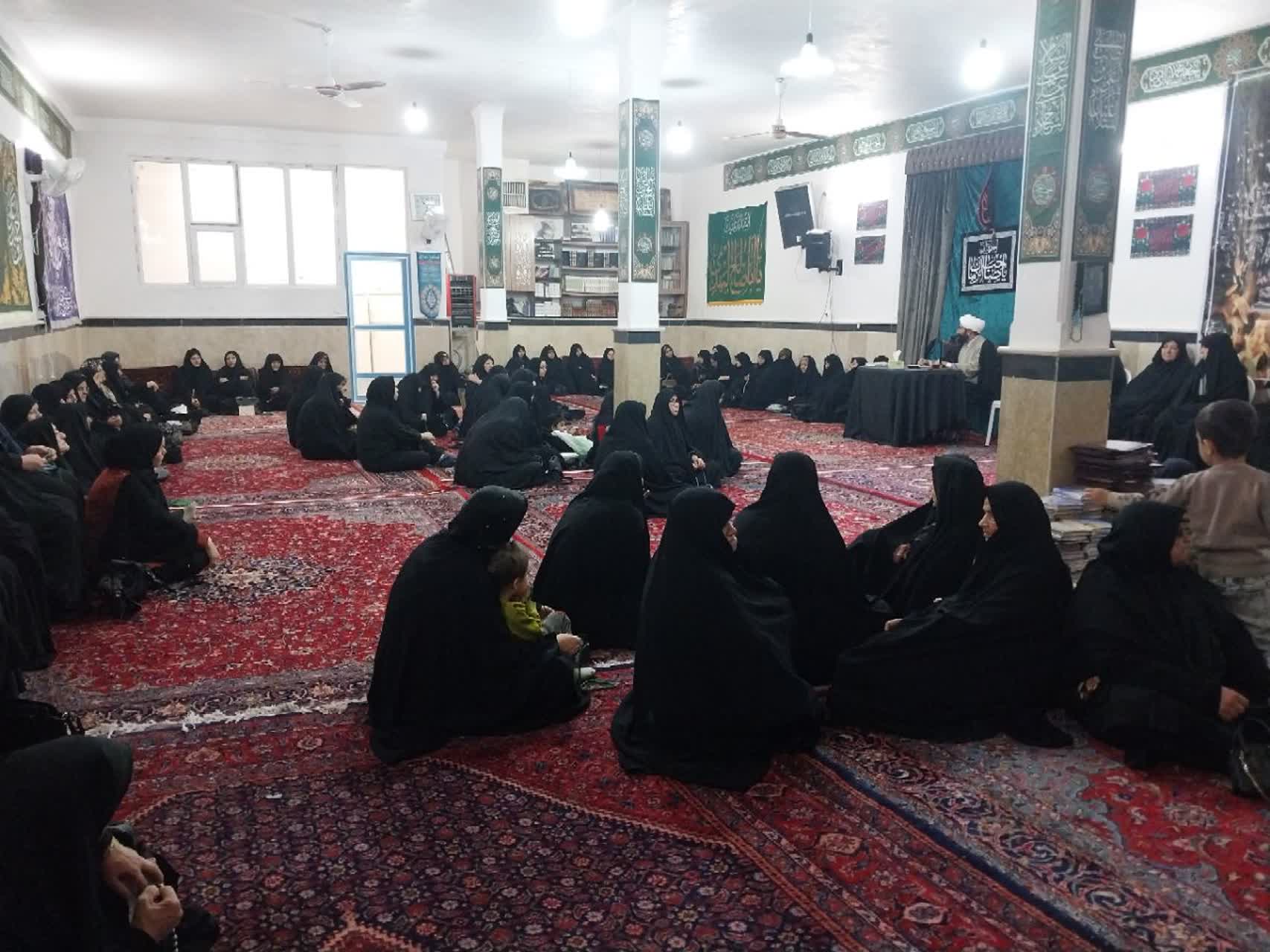 نشست شیوه های دعوت به نماز در حسینیه طفلان مسلم اراک