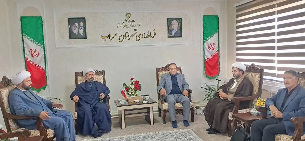 جلسه مشترک مدیر ستاد اقامه نماز استان با فرمانداری