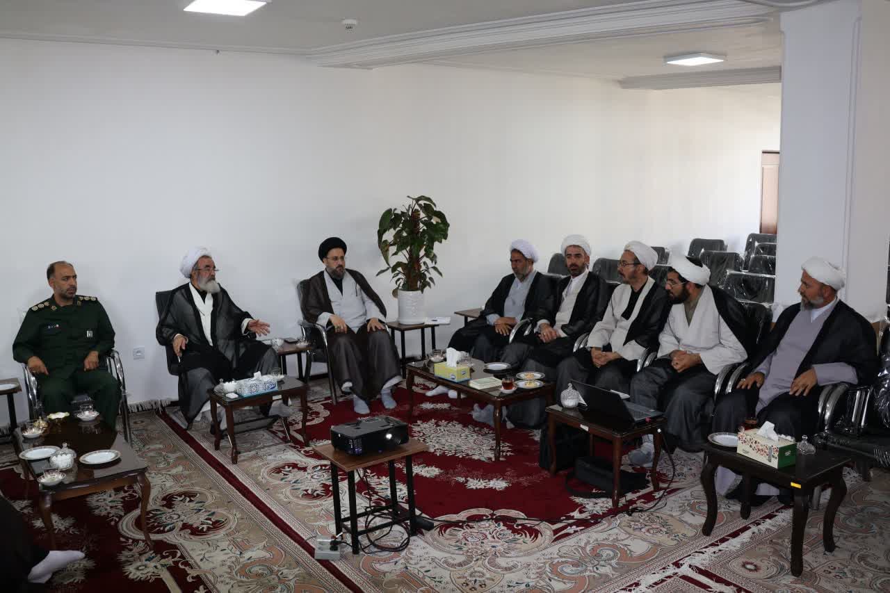 جلسه قرارگاه پشتیبانی از مساجد شهرستان مرند