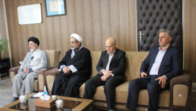 مدیر ستاد اقامه نماز قزوین با شهرداران شهرستان البرز دیدار کرد