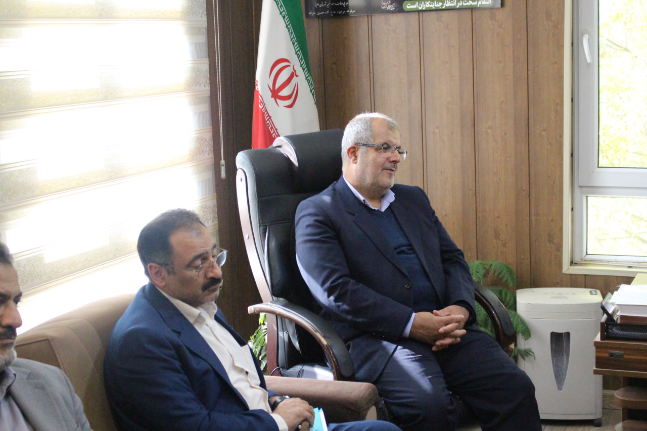 مدیر ستاد اقامه نماز قزوین با شهرداران شهرستان البرز دیدار کرد