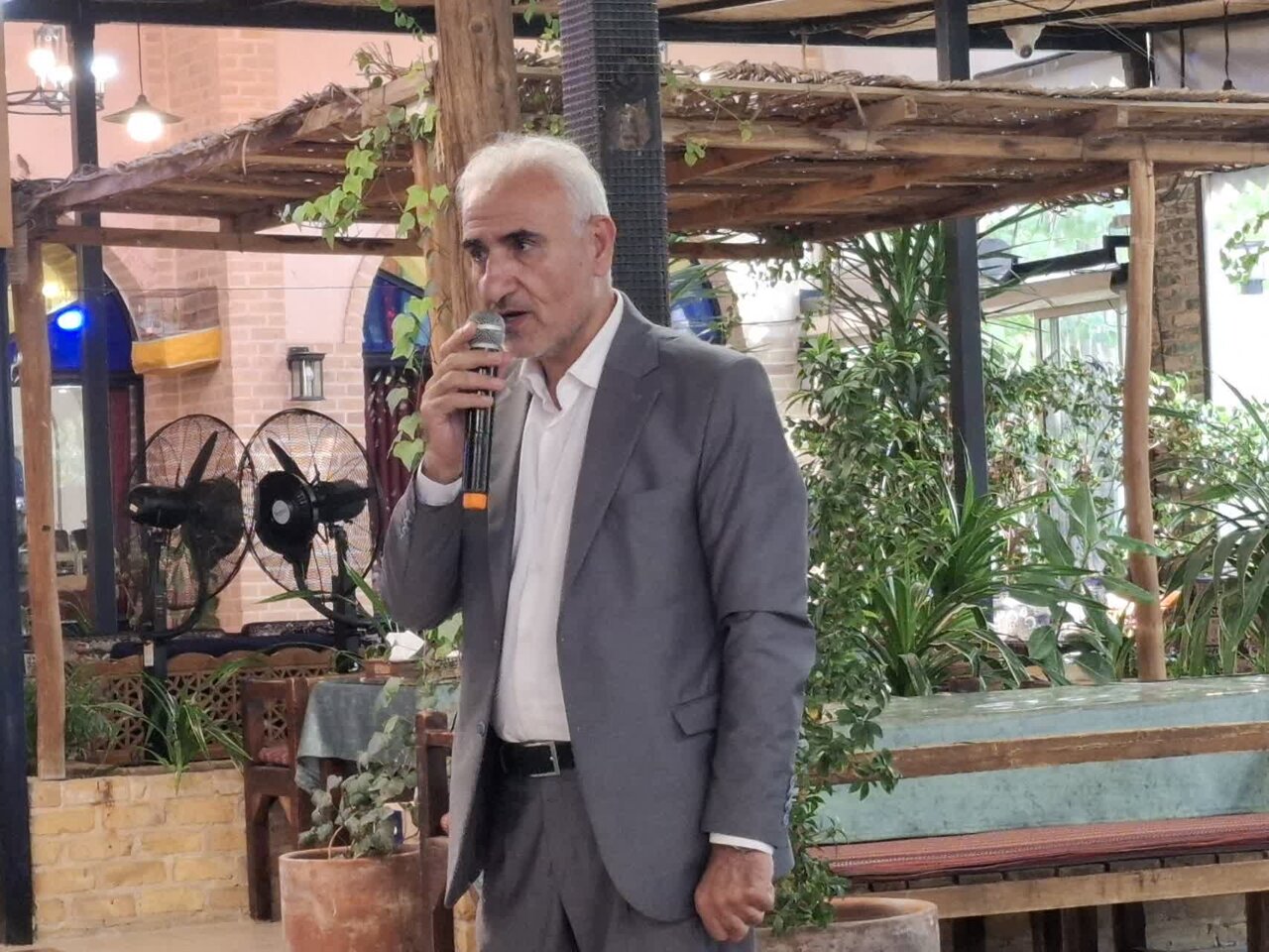 ساخت 40 سکوی نماز در آزاد راه اصفهان_نطنز_کاشان