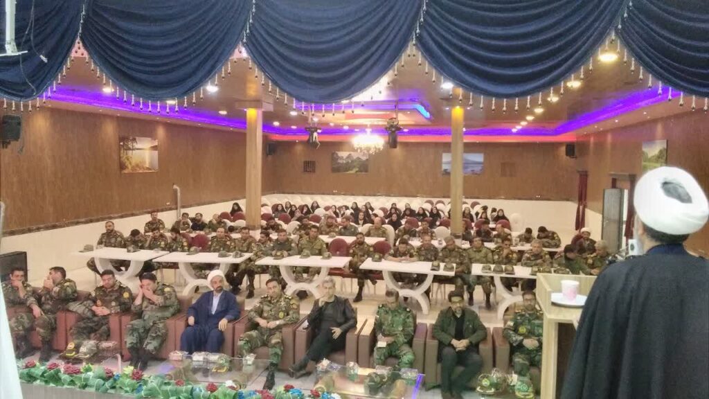 سخنرانی مدیر ستاد اقامه نماز در جمع پرسنل و خانواده‌های آمادگاه و پشتیبانی ارتش زنجان