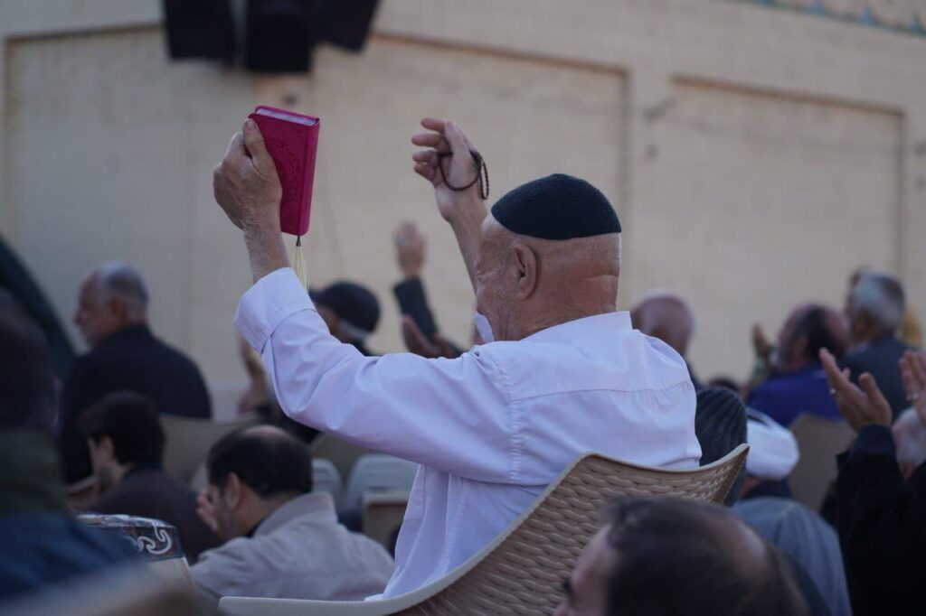 گزارش تصویری اقامه نماز طلب باران در زنجانگزارش تصویری اقامه نماز طلب باران در زنجان