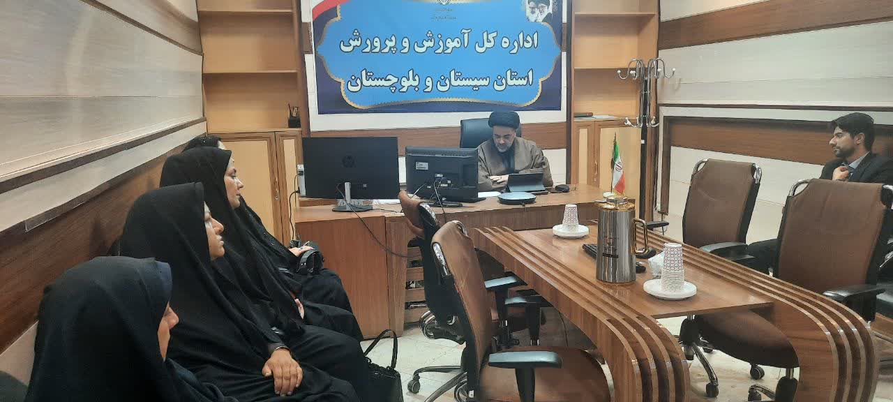 دوره آموزشی شیوه های فرهنگ سازی نماز در خانواده و مهارت های دعوت فرزندان به نماز برگزار شد