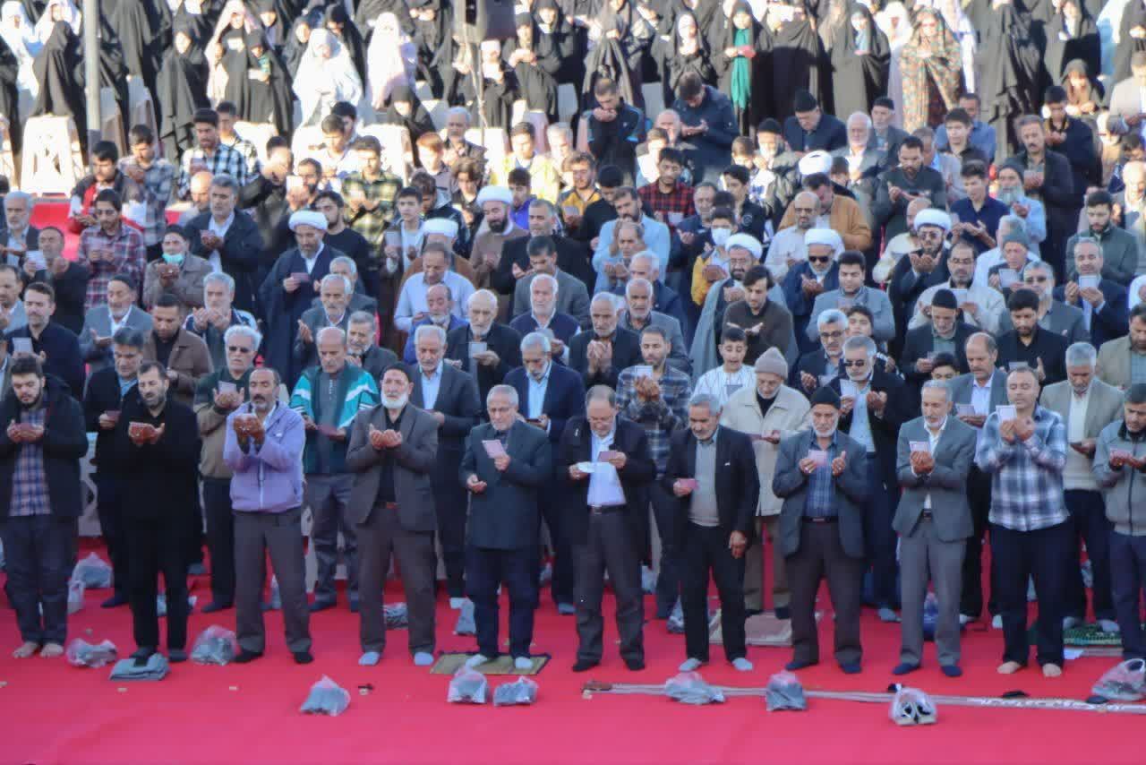 گزارش تصویری اقامه نماز طلب باران در زنجان