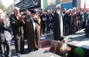 ندای نیایش باران و تقاضای رحمت الهی از آسمان در گلستان شهدای اصفهان