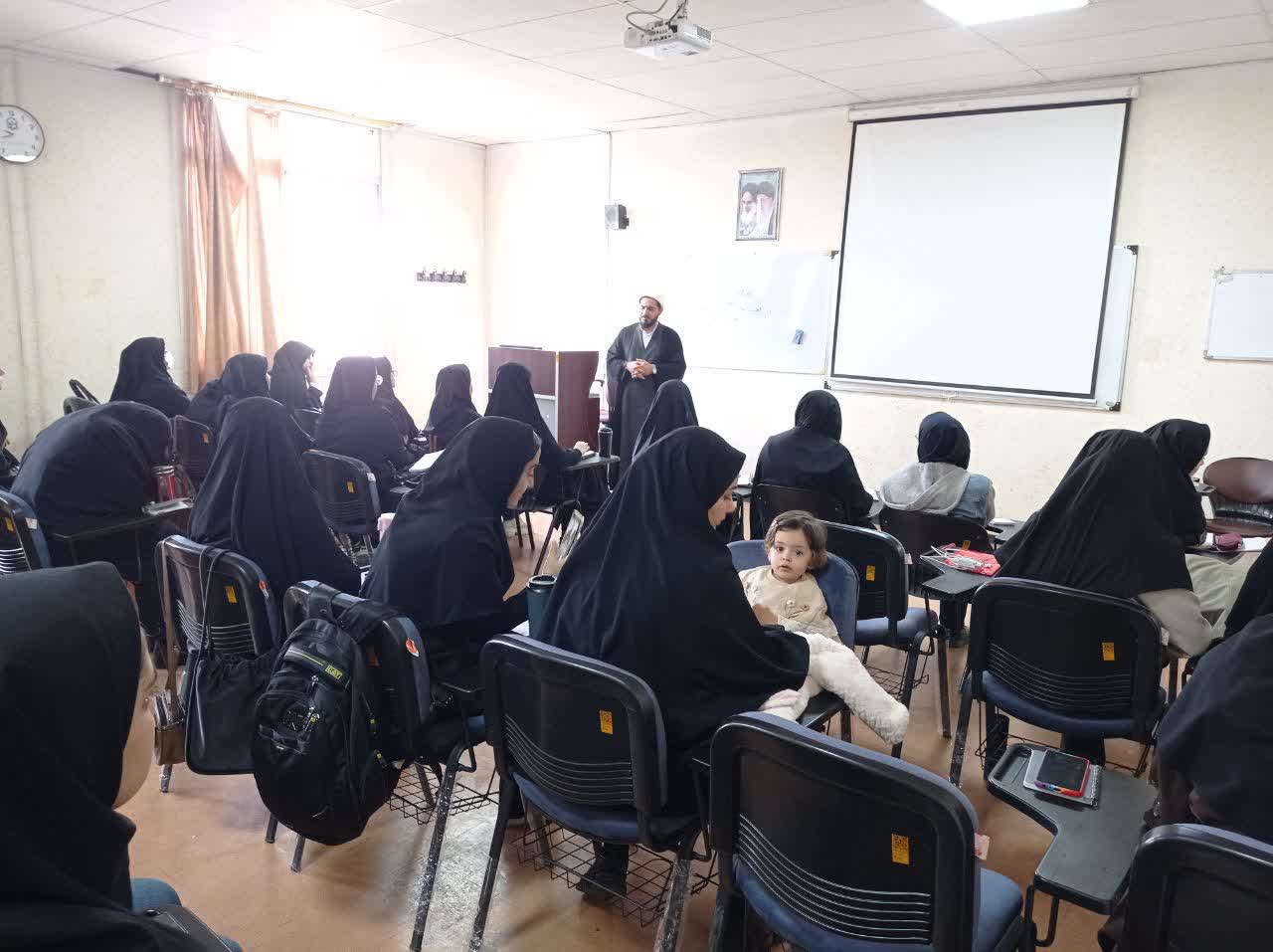 دوره آموزشی و تربیتی معراج ویژه دانشجو معلمان دانشگاه فرهنگیان زنجان برگزار شد