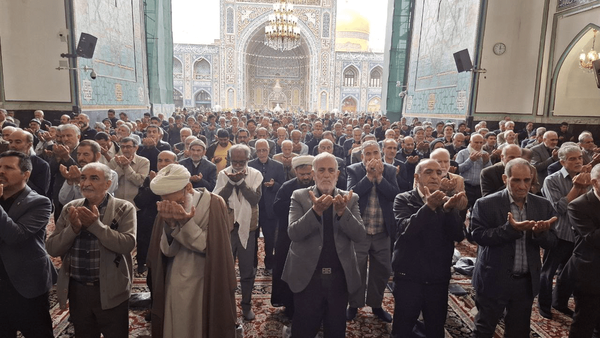 اقامه نماز باران در حرم امام رضا(ع) برگزار شد