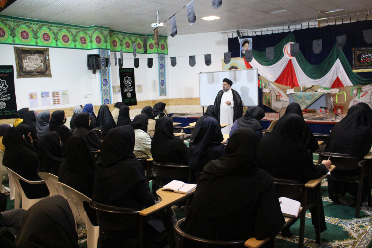 دوره آموزشی معارف نماز ویژه معلمان پایه سوم در قزوین برگزار شد