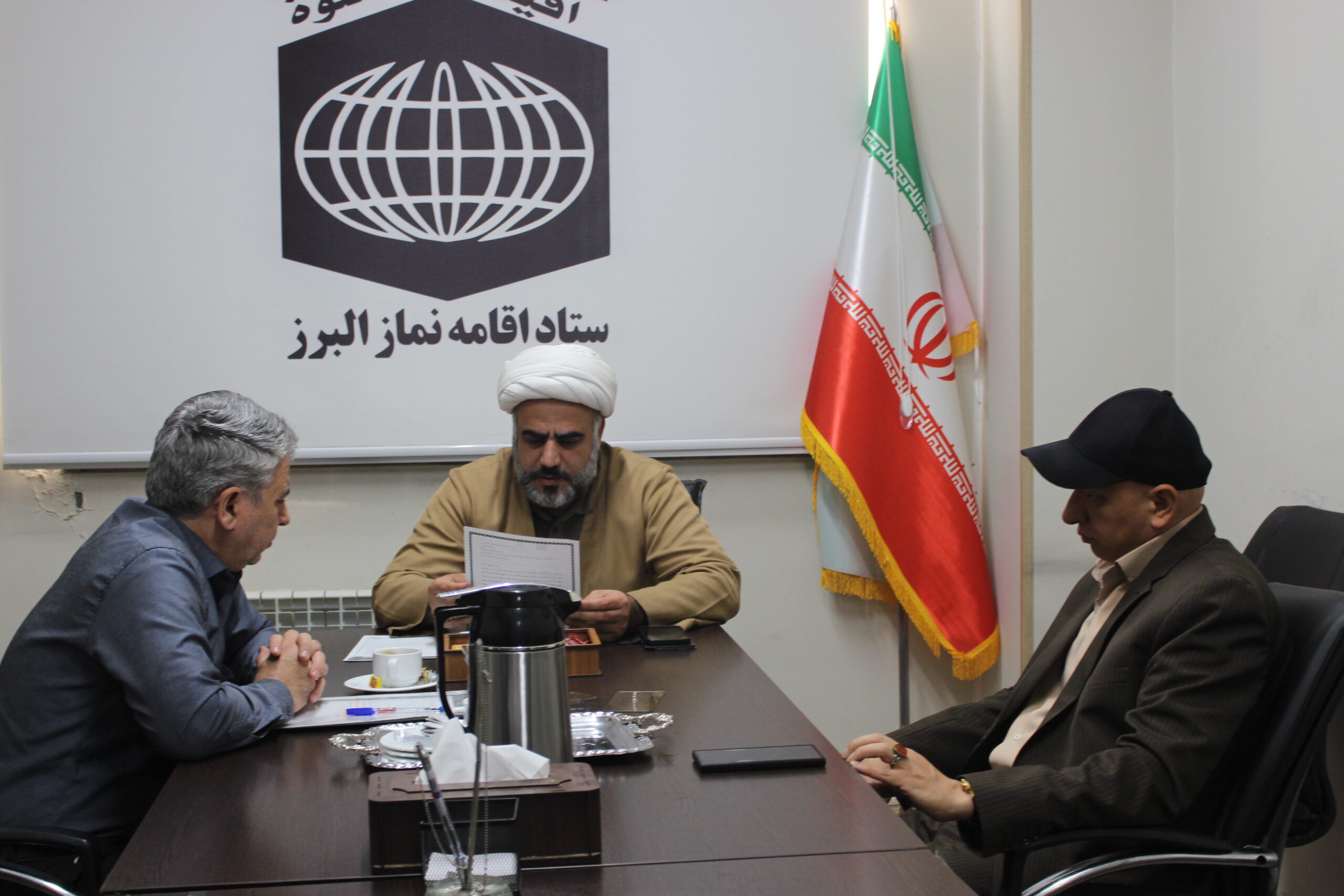 جلسه ساماندهی مساجد و نمازخانههای بینراهی جاده چالوس برگزار شد