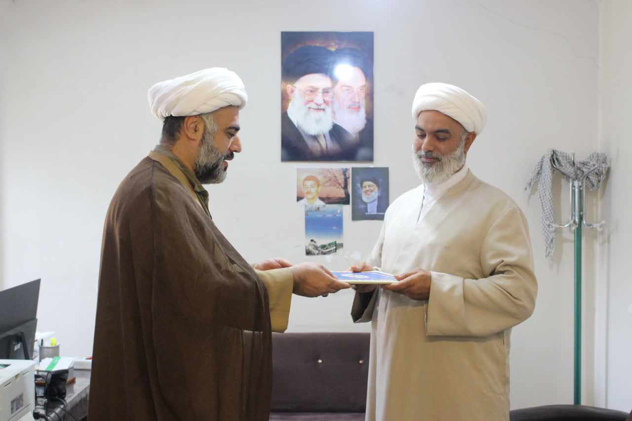 مدیر ستاد اقامه نماز استان البرز با امام جمعه گرمدره دیدار کرد