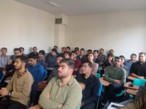 دوره آموزشی و تربیتی معراج ،ویژه دانشجو معلمان دانشگاه فرهنگیان ، در بیست و یکمین روز از آبان ماه با حضور اساتید مرکز تخصصی نماز قم و با شرکت حدود 240 دانشجو معلم آقا به صورت شش کلاس جدا گانه در دانشگاه پردیس حکیم فردوسی برگزار شد.