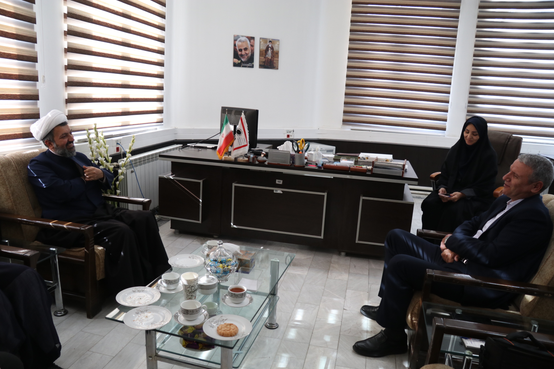 دیدار مدیر ستاد اقامه نماز با مدیر کل جدید امور اقتصادی و دارایی زنجان