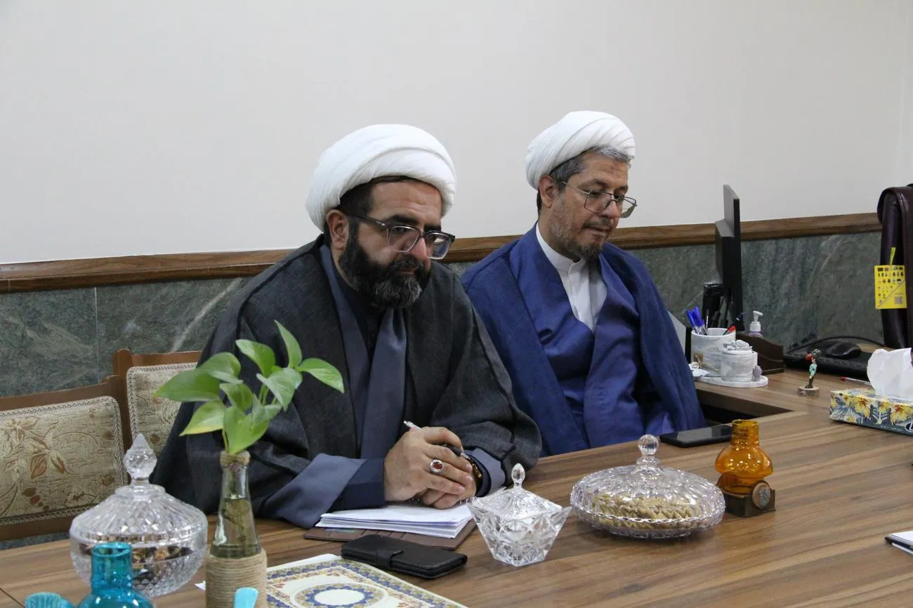 نشست مدیران کل امور بانوان ستاد اقامه نماز و استانداری قم