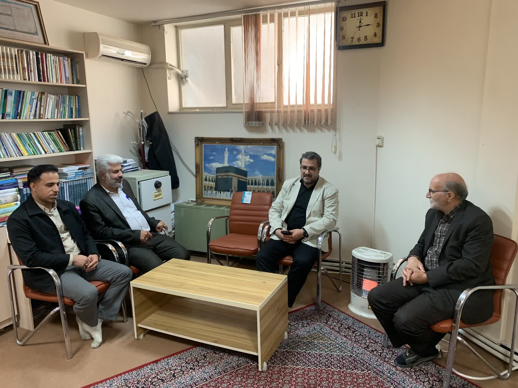 بررسی راهکارهای توسعه فرهنگ نماز در مجموعههای وزارت نیرو