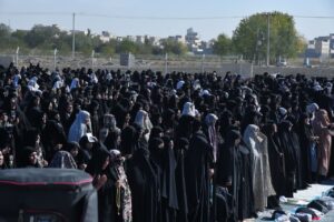 با حضور هزاران نمازگزار در مشهد، نماز طلب باران به امامت آیت الله مروارید اقامه شد