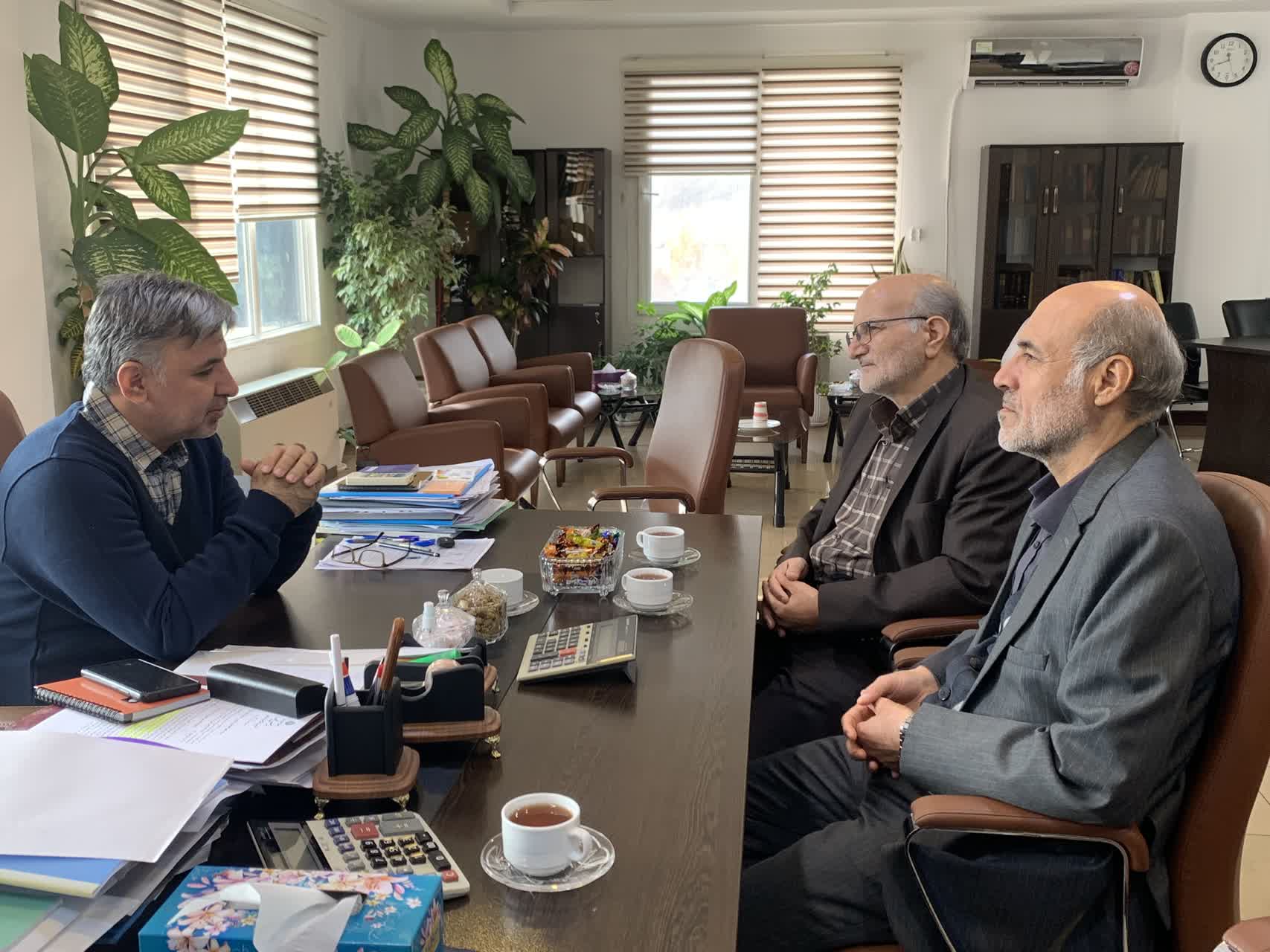 دیدار مدیر ستاد اقامه نماز کردستان با رئیس سازمان مدیریت و برنامهریزی استان