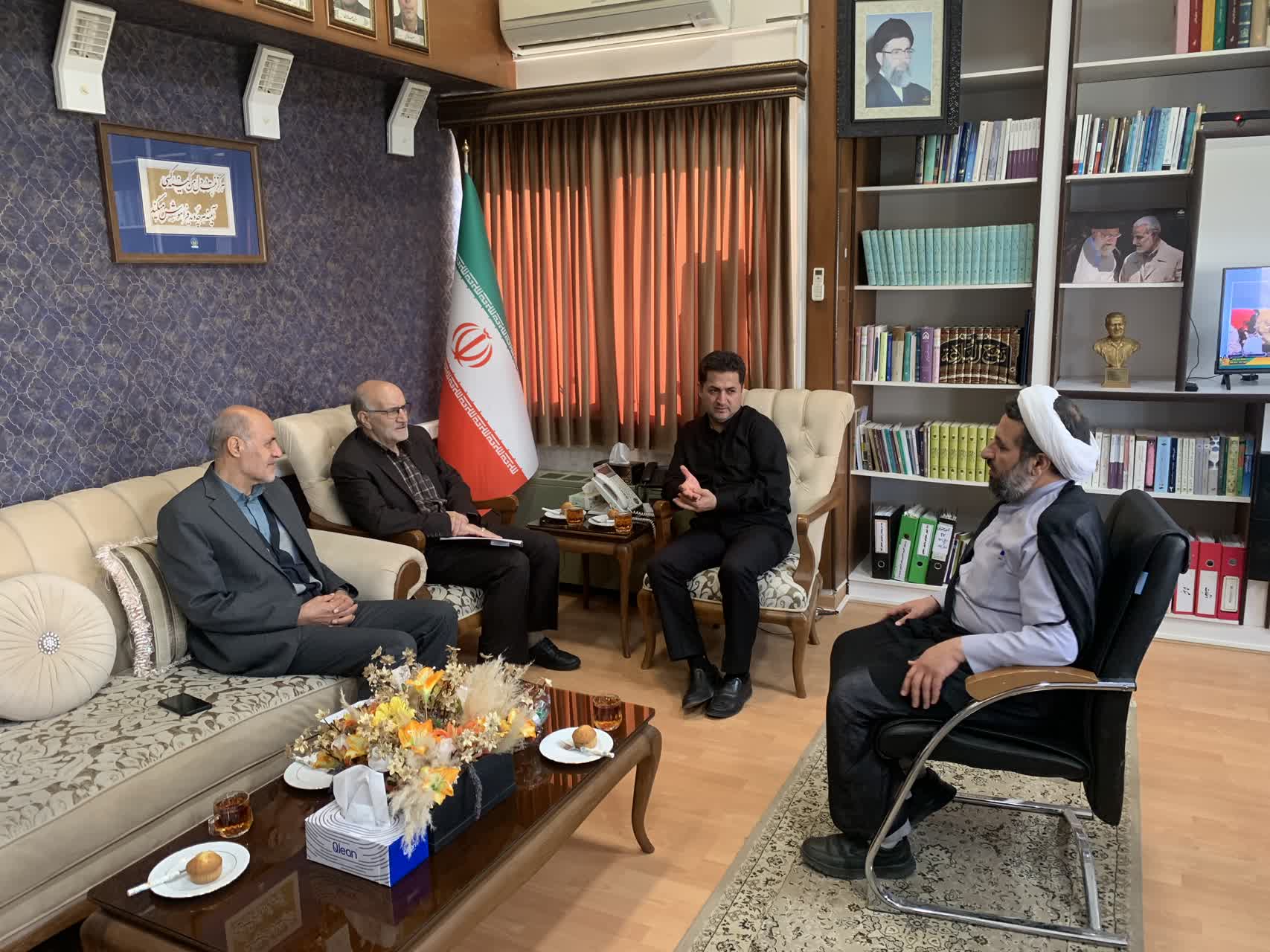 مدیر ستاد اقامه نماز کردستان با مدیرکل جدید صدا و سیمای مرکز استان دیدار کرد