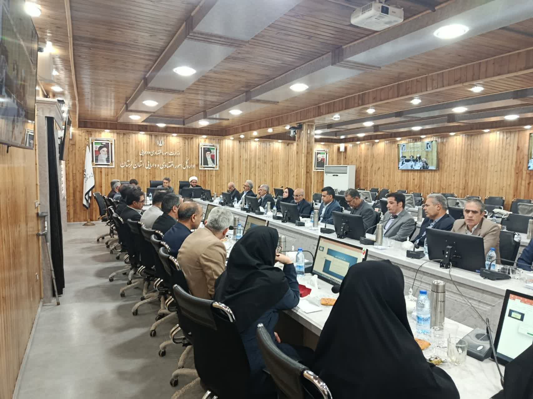 دوره مدیریت نماز برای مدیران ارشد و کارکنان امور اقتصادی و دارایی لرستان