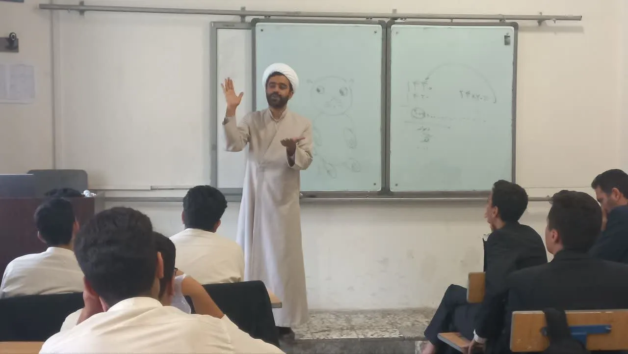 تبیین آداب، آثار و اسرار نماز برای دانشآموزان گرگانی