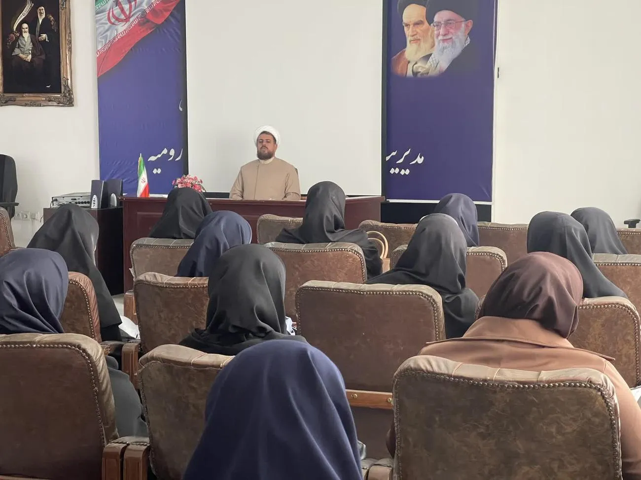 دوره توانمند سازی مربیان مهدکودک با محوریت آموزش مفاهیم نماز برگزار شد
