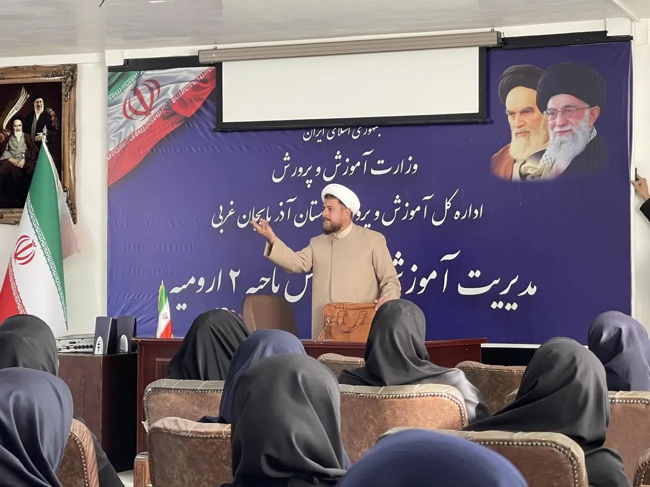 دوره توانمند سازی مربیان مهدکودک با محوریت آموزش مفاهیم نماز برگزار شد