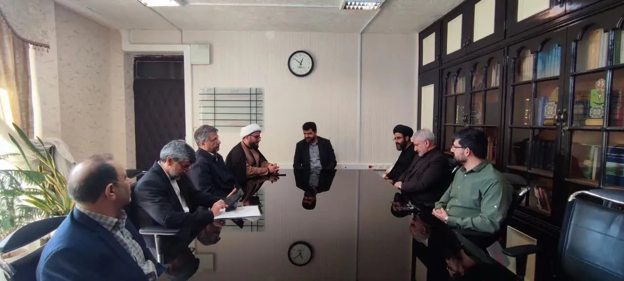 جلسه شورای اقامه نماز در اداره کل امور مالیاتی استان لرستان