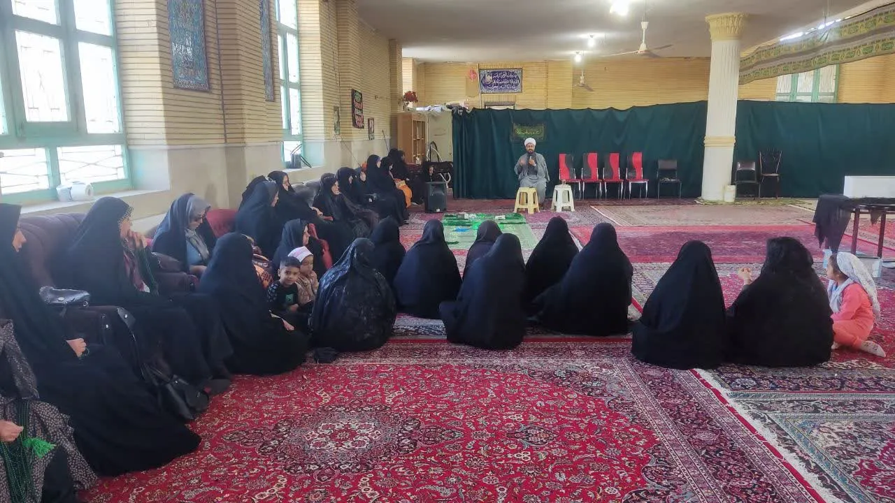 نشست فرهنگی و تربیتی بانوان محلات شهرستان فریدن اصفهان