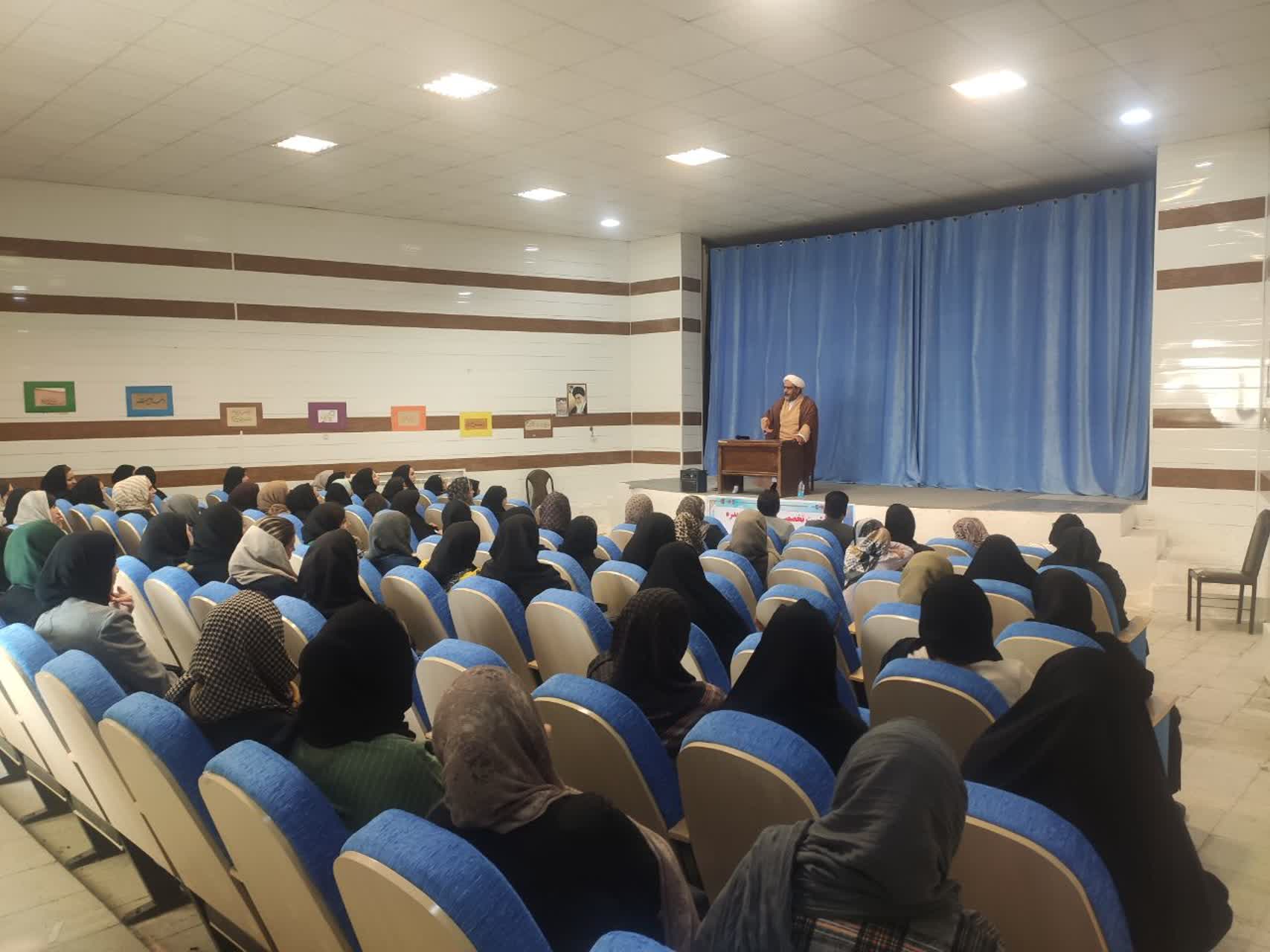 نشست توانمندسازی اولیاء دانش آموزان مدارس ابتدایی شهرستان بدره برگزار شد